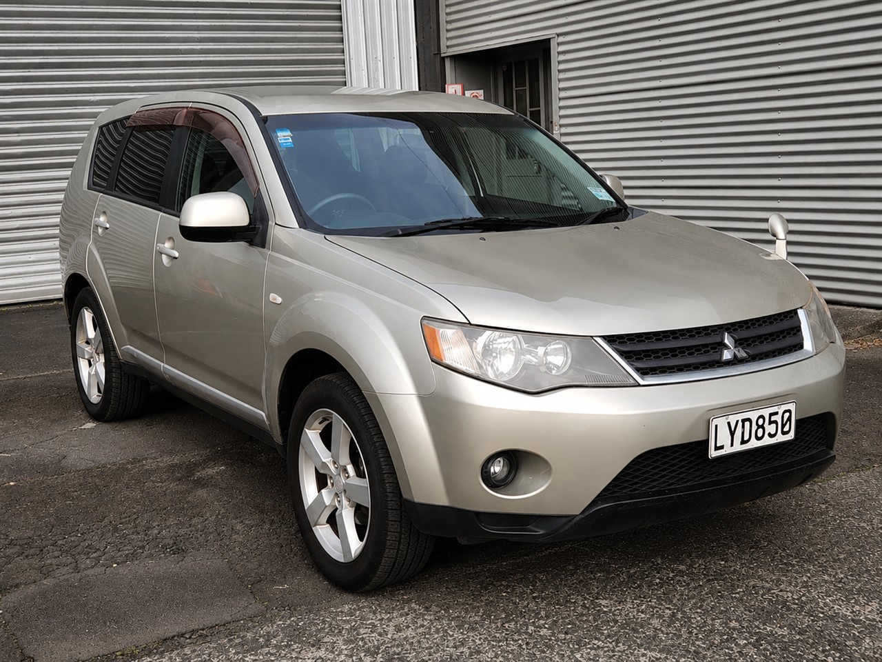 2006 Mitsubishi Outlander used car available at Drive Now Motors
